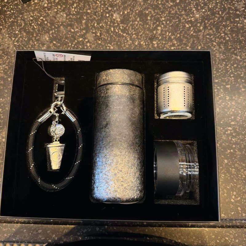 品牌周边:茶杯与随行杯